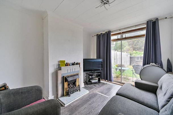 4 bedroom semi-detached house to rent - Photo 1