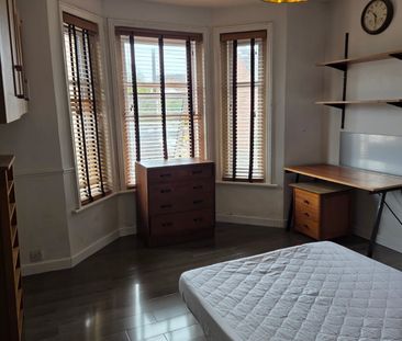 1 bedroom room to rent Garland Road, Poole, BH15 - Photo 2