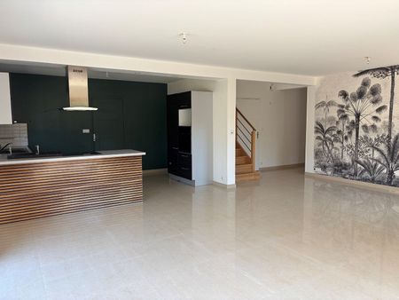 Location Maison 9 pièces 180m² MELESSE 35520 - Photo 2