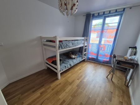 Location Appartement 4 pièces 83m² LILLE 59000 - Photo 3