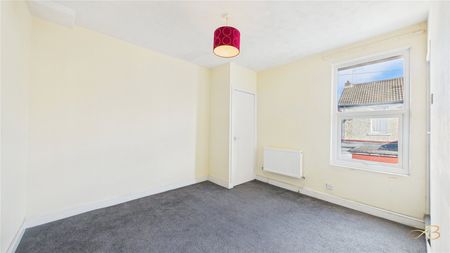 2 Bedroom House - Photo 2
