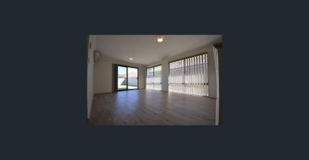 Spacious Home - Photo 2