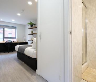 1 bedroom in a flat share to rent - Photo 6