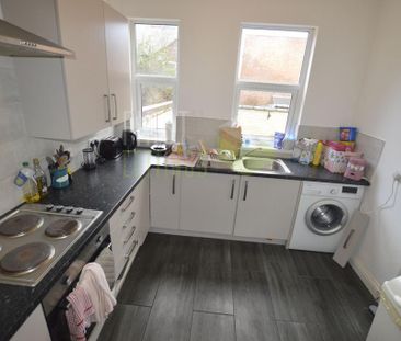 4 bedroom terraced house to rent - Photo 6