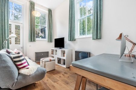 Bennett Park, London, SE3 - Photo 2