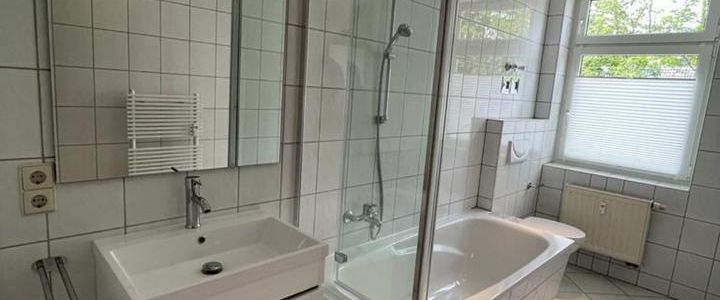 Schöne 2-Raum-Wohnung in Zwickau inkl. Küche und PKW-Stellplatz - Foto 1