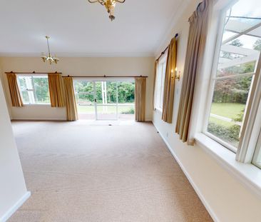 Westmere - 4 Bedrooms - Photo 4