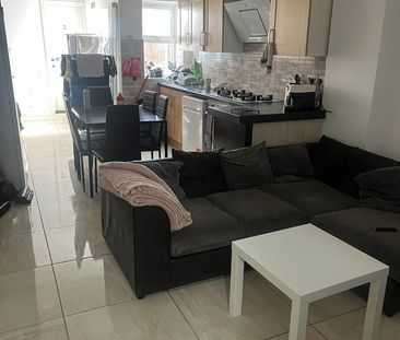 Room in a Shared House, Tiverton Road, B29 - Photo 6