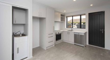 Easy care Townhouse - Photo 2