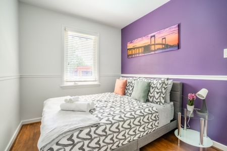 $3,649 / 4 br / 2 ba / 3400 sqft 11 McKay Rd - Photo 2