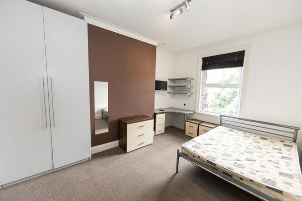 Inglewood Terrace, Woodhouse, Leeds - Photo 1