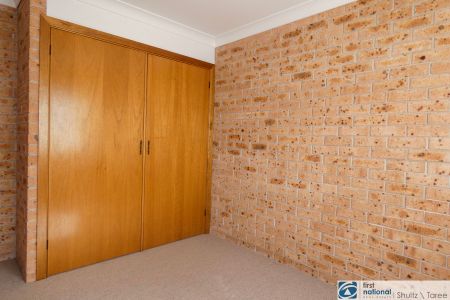 Well Appointed Ground Floor Two Bedroom Unit - Photo 2