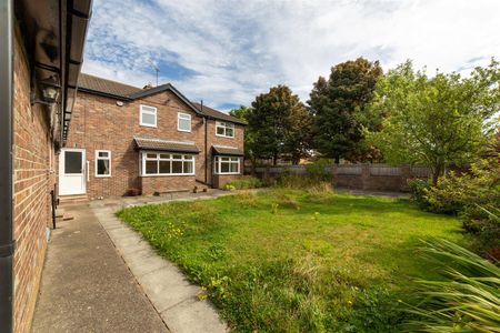 4 bed detached house to rent in Blackfriars Way, Longbenton, NE12 - Photo 2