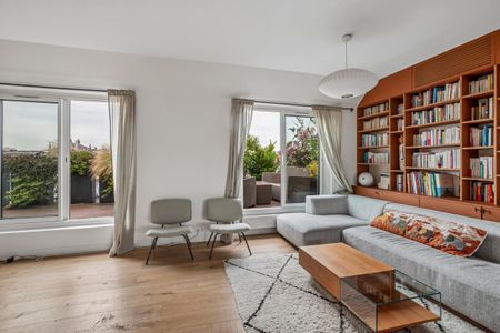 Location Appartement 3 pièces 98m² PARIS 9ème - Photo 3