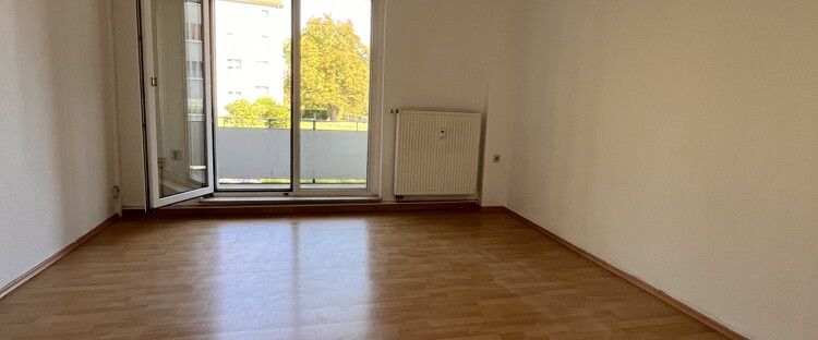 Renovierte 2-Zi.-Wohnung mit Balkon, im Erdgeschoss - Photo 1