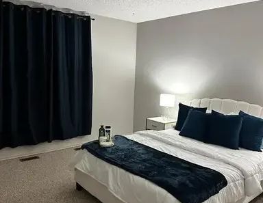 Cozy Bedroom with Attached Bath near UofA | Edmonton - Photo 1