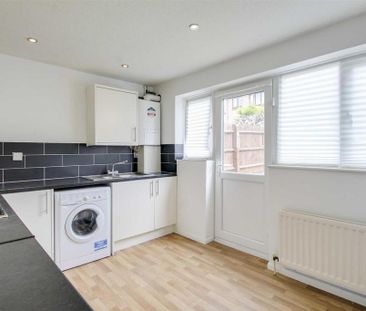 2 bedroom end of terrace house to rent - Photo 5