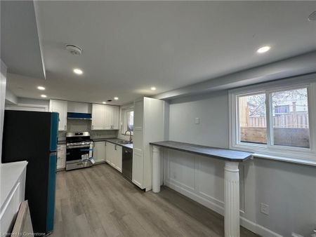 For Lease - 8 Roseneath Crescent Unit# B, Kitchener, Ontario - Photo 3