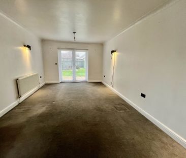 Grove Road, Selsey - Photo 1