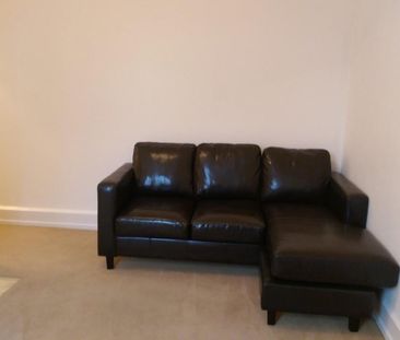 1 bedroom Flat To Let - Photo 1