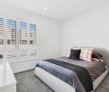 STYLISH COASTAL LIVING JUST 200M FROM THE BEACH - Photo 5