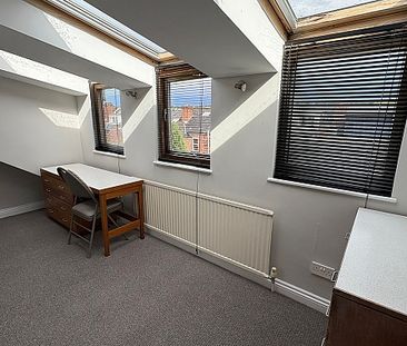 4-Bed Student Property in a Great Area - Photo 3