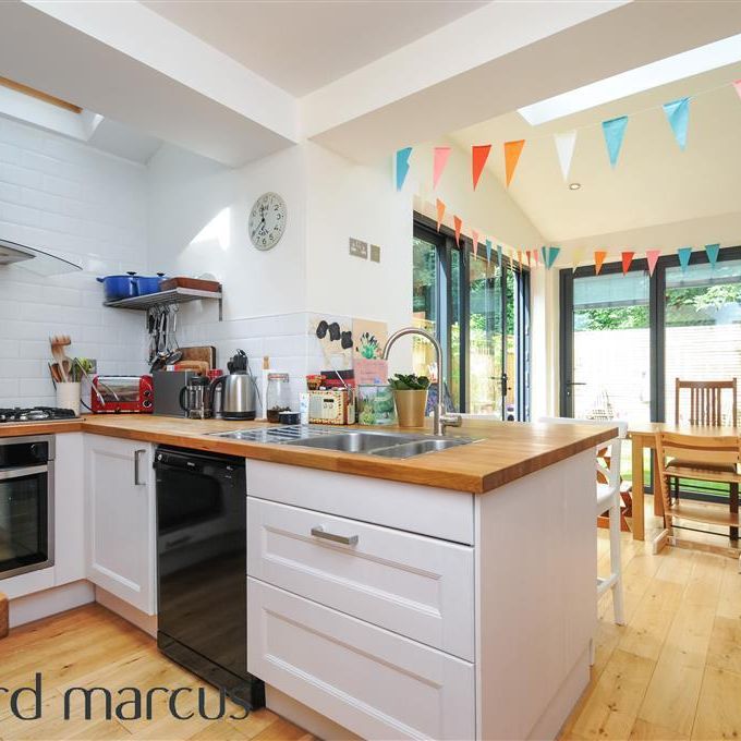 Magnolia Road, London - Photo 1