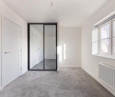 2 bedroom semi-detached house to rent - Photo 5