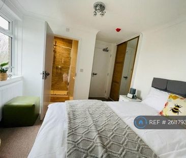 1 bedroom in a house share to rent - Photo 6