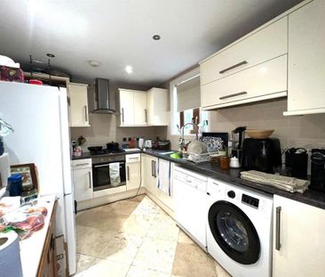 5 bedroom semi-detached house to rent - Photo 5