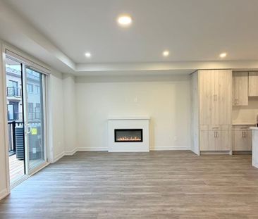 For Lease - 17 BULLATA Lane, Richmond Hill, Ontario - Photo 2