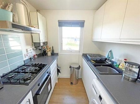 1 bedroom duplex to rent Pollys Yard, Newport Pagnell, Buckinghamshire, MK16 - Photo 4