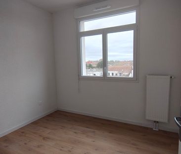 Location Appartement 4 pièces 91m² ROUBAIX 59100 - Photo 4