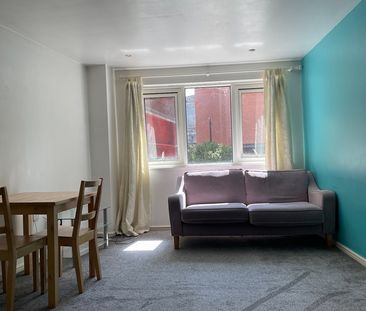 2 Bed Flat, East Street, LS9 - Photo 2