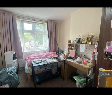 4 bedroom terraced house to rent - Photo 5