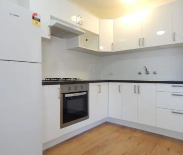 Stunning 1x1 Apartment in Leafy Mosman Park - Photo 5