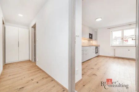 Pronájem bytu 3+kk 56 m - Fotografie 2