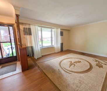 127 Westwood Cres, Welland - All Inclusive 3 Bedroom Main Unit - Photo 3