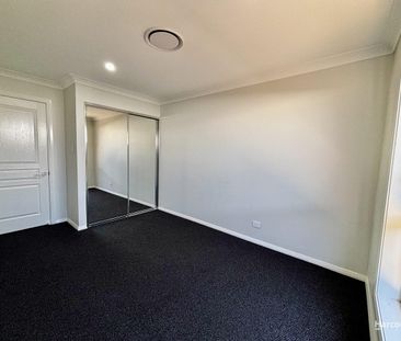 Modern Four-Bedroom Home... - Photo 5