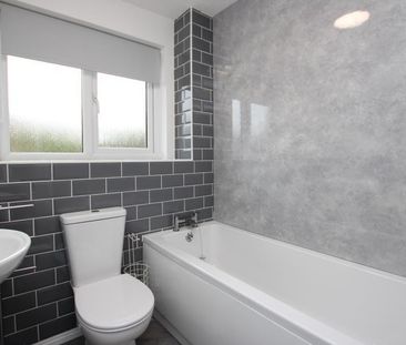 2 bedroom semi-detached house to rent - Photo 3