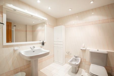 Carrer de Colón, Valencia, Valencian Community 46004 - Photo 5