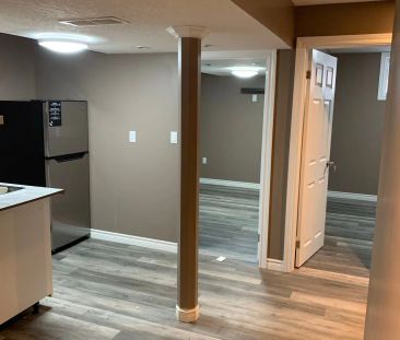 Detached Home For Lease | X8440516 - Photo 4