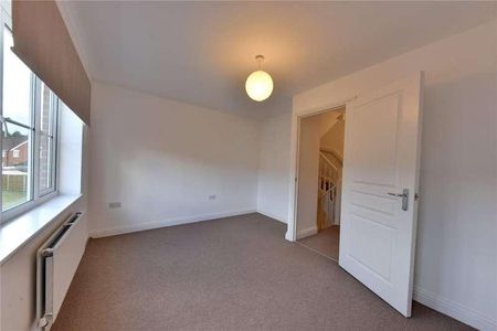 Evergreen Way, Mildenhall, Bury St. Edmunds, Suffolk, IP28 - Photo 3