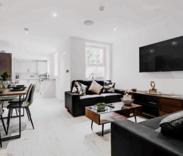 6 Beds 4 Baths - Photo 1