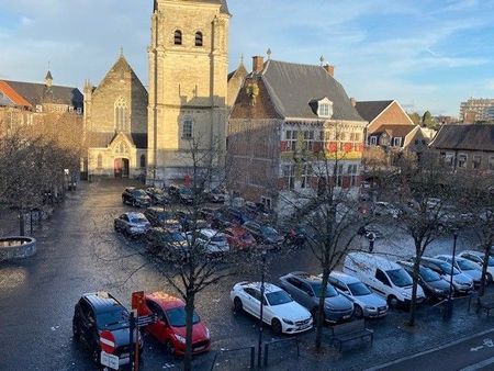 Luxueus appartement met 2 slaapkamers met zicht op marktplein - Foto 3