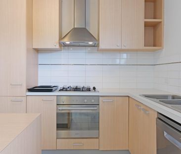 15b Leeder Street - Photo 2