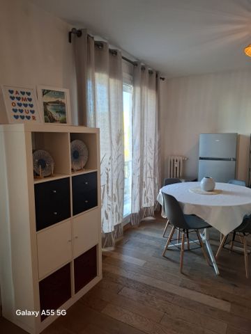 Location Appartement 4 pièces 69m² MARSEILLE 5ème - Photo 4