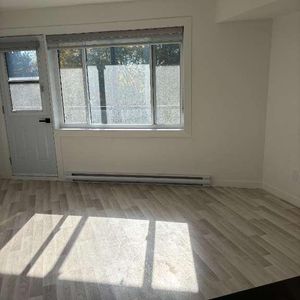 Studio rénové à louer – NDG / Métro Vendôme - Photo 2