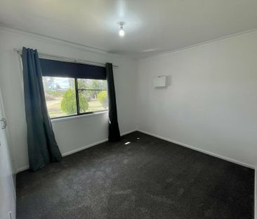 Two Bedroom Cottage Close to CBD - Photo 3
