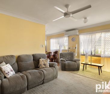 Big Family Living with a Massive Games Room and Huge Alfresco - Photo 2